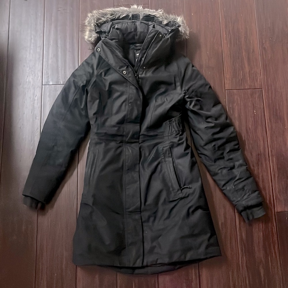 Women’s North Face Arctic Parka Size XS Black